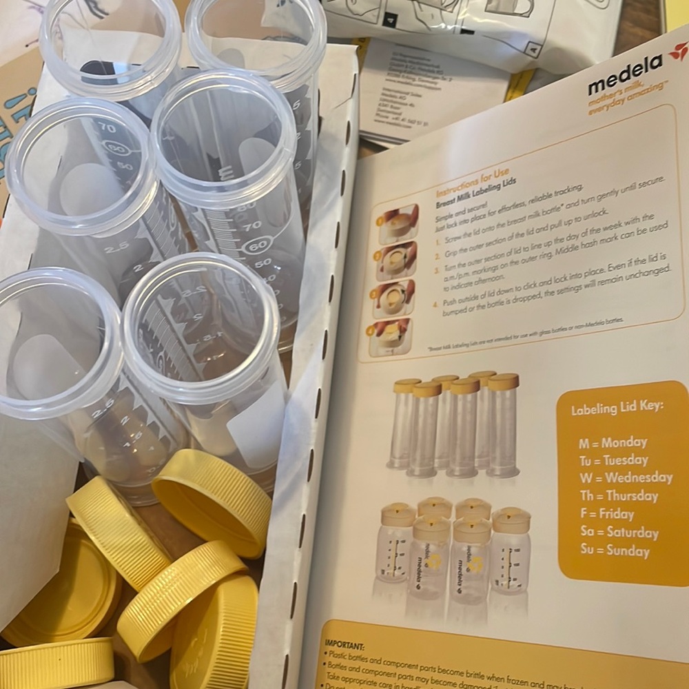 New 2.7 oz (80 mL) Medela breastmilk storage bottles